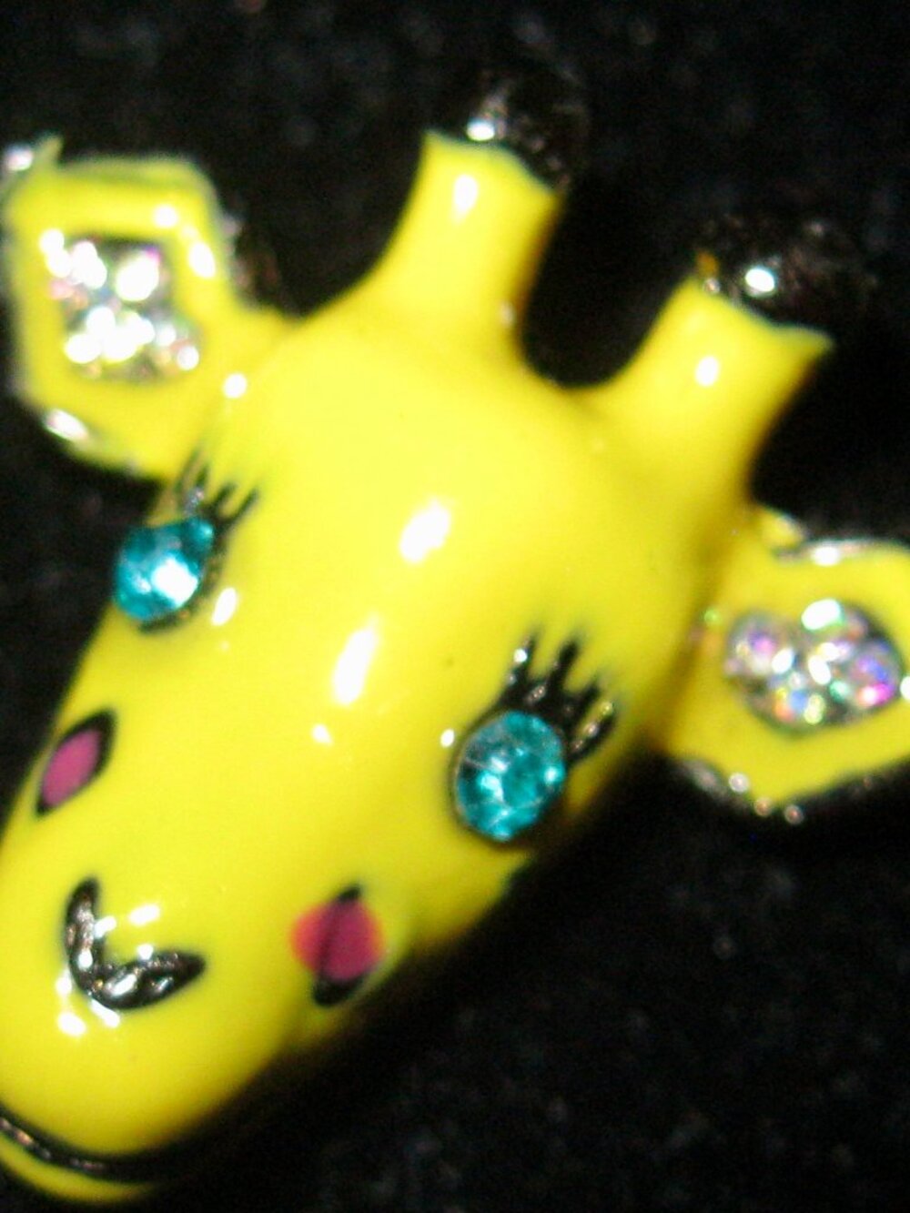 BETSEY JOHNSON FUN & COLORFUL GIRAFFE STUD PIERCED EARRINGS-HAVE LOTS OF FUN